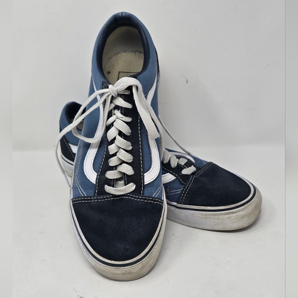 Vans Old Skool sneaker classic men 8, women 9.5 skate grungecore gorpcore